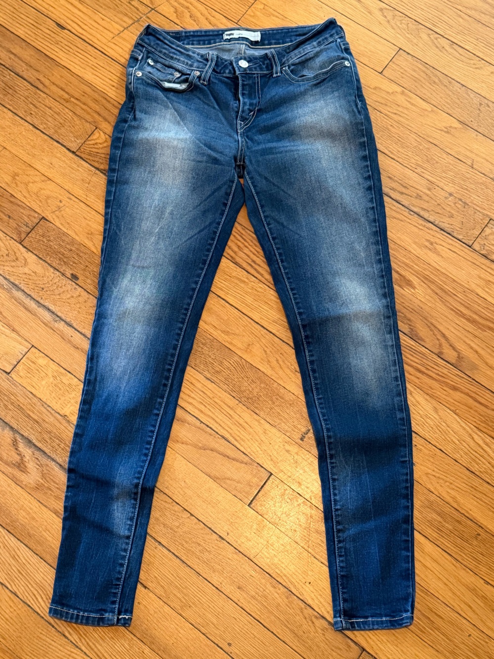 Levi's Women's Faded Dark Blue Skinny Jeans